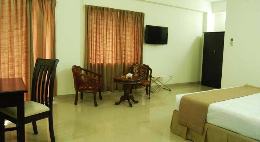 Hotel The Ambassador, Satara 4